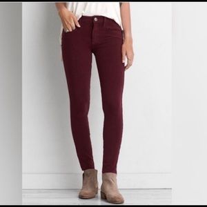 American Eagle High Waisted Maroon Jegging